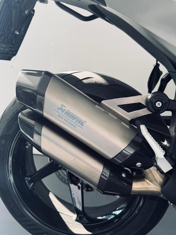 R 1300 RS