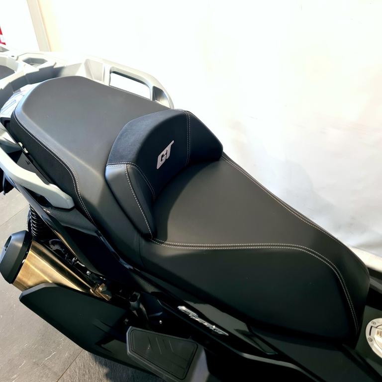 C 400 GT