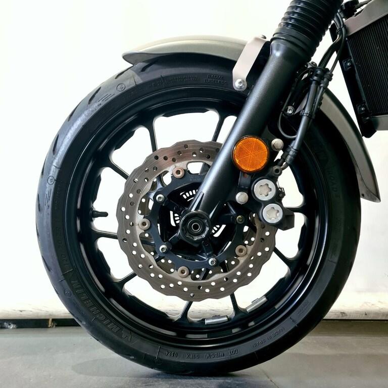 XSR 700