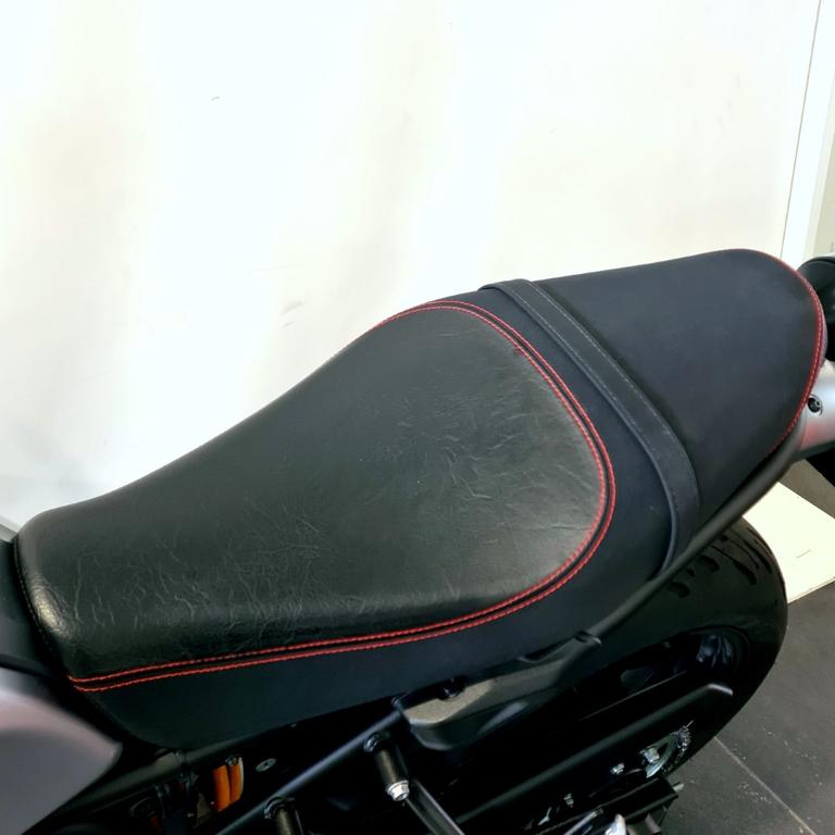 XSR 700