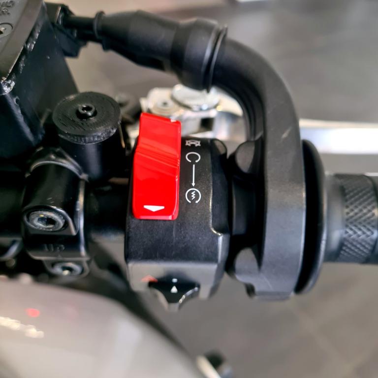 XSR 700