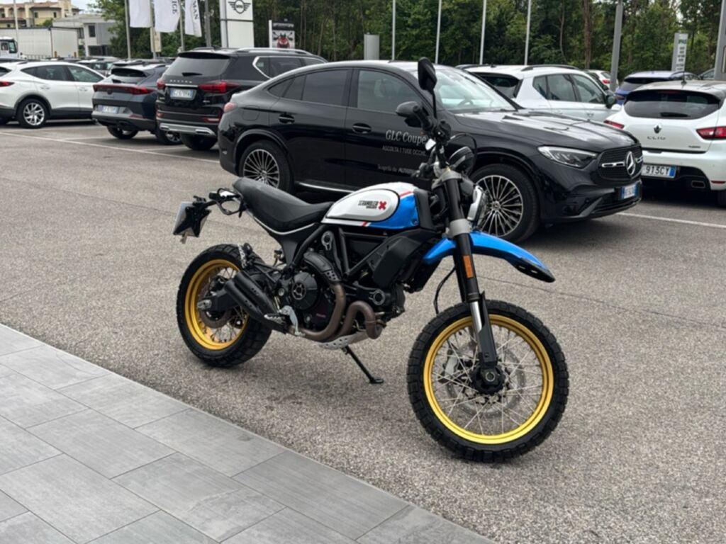 SCRAMBLER 800