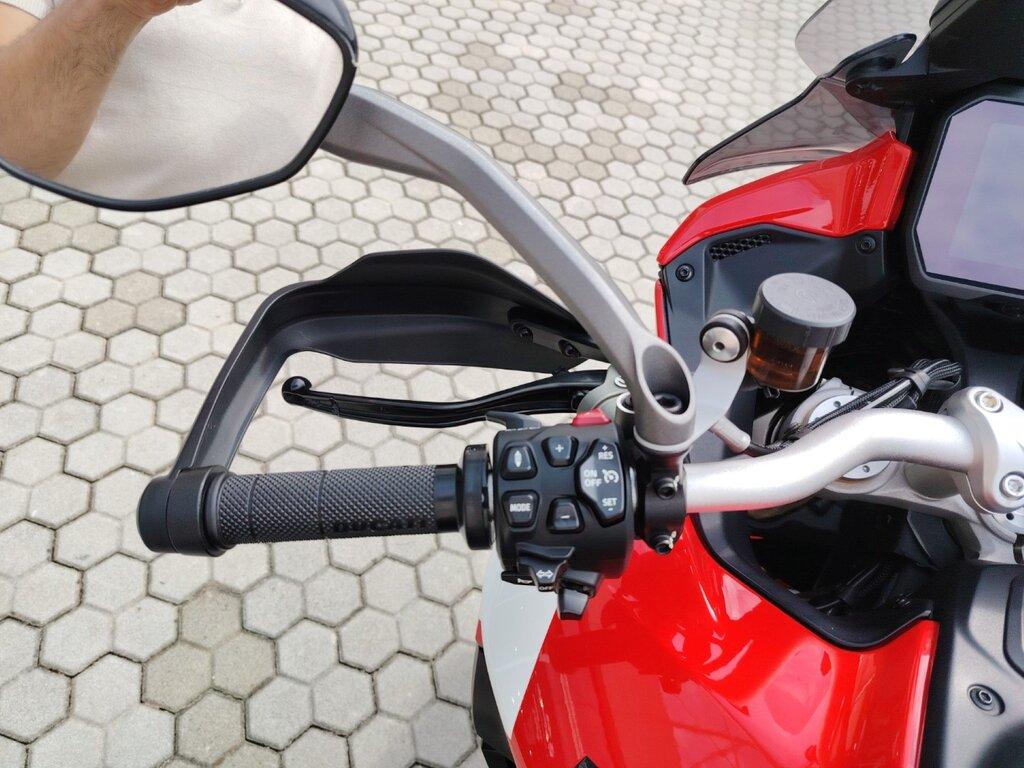 MULTISTRADA V4