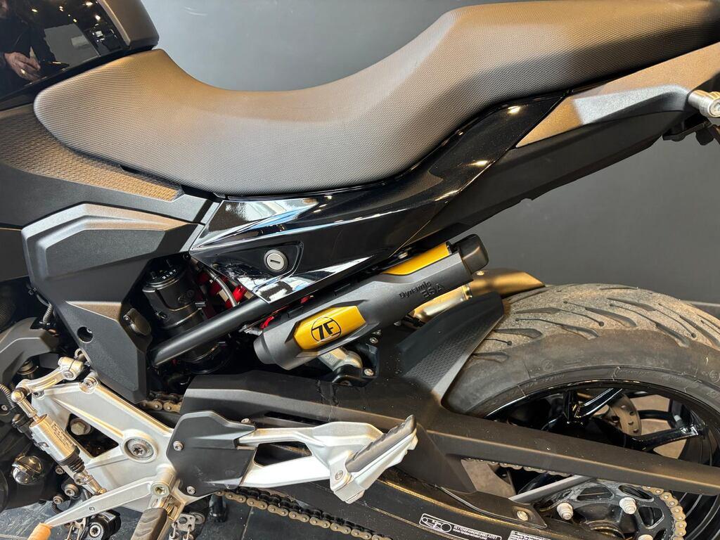 F 900 XR