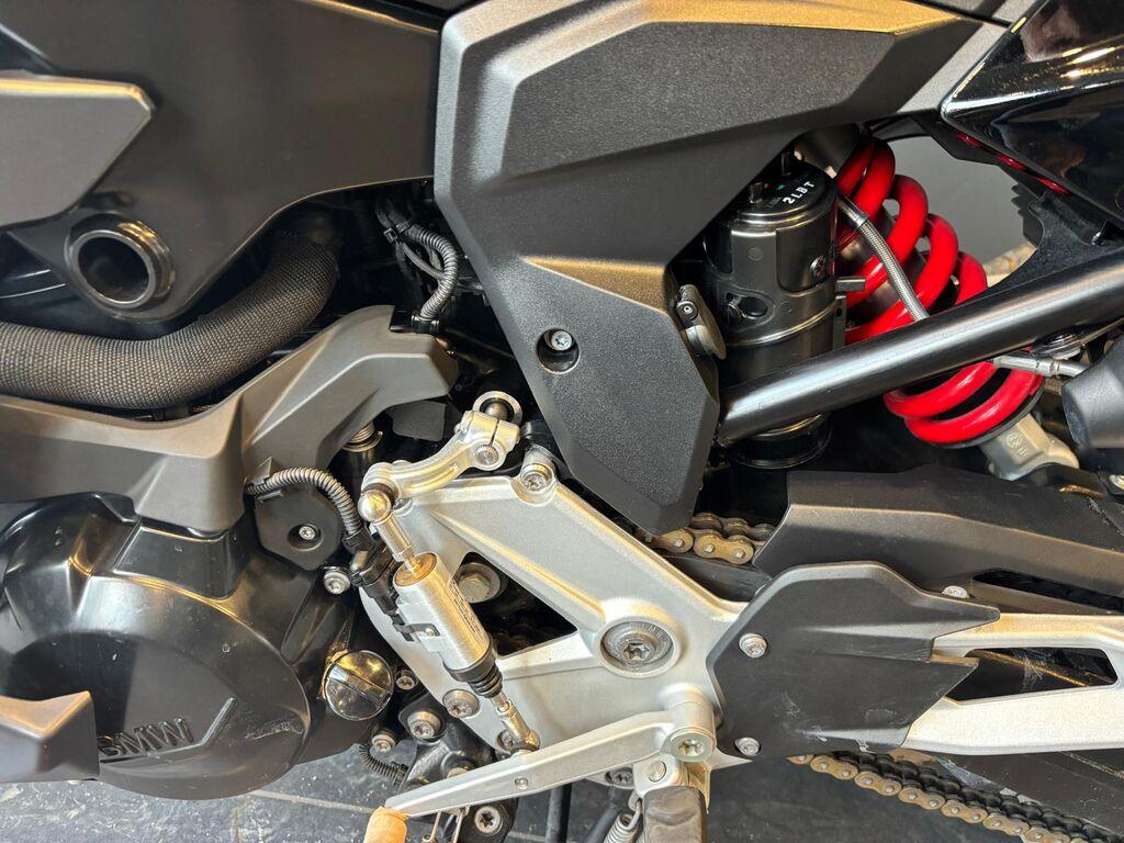 F 900 XR