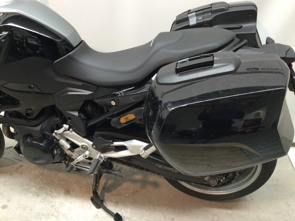 F 900 R
