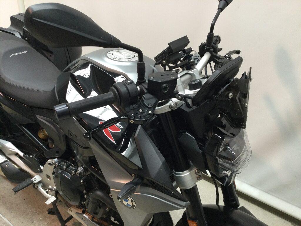F 900 R