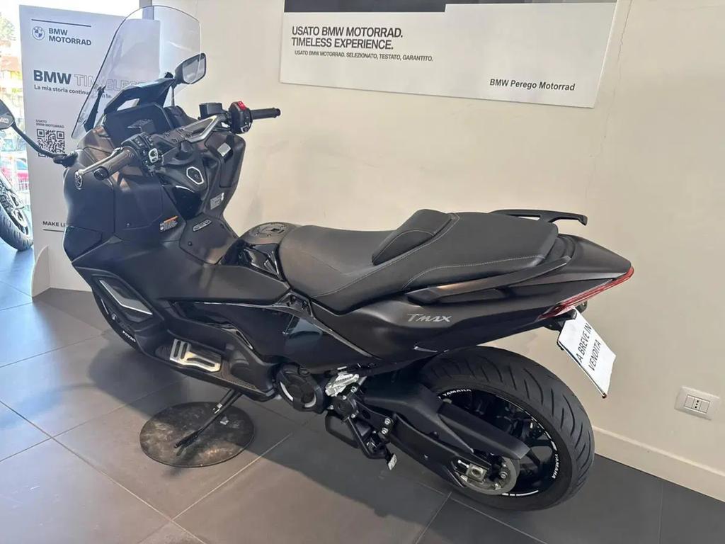 T-MAX 560