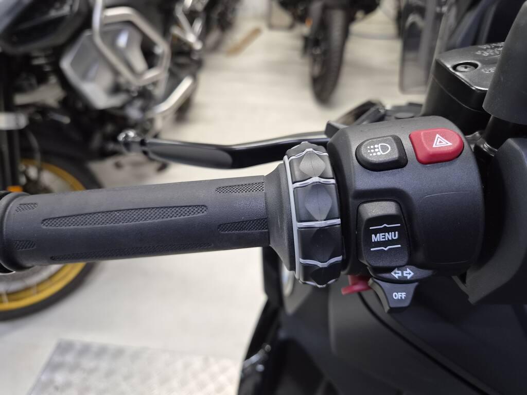 C 400 X