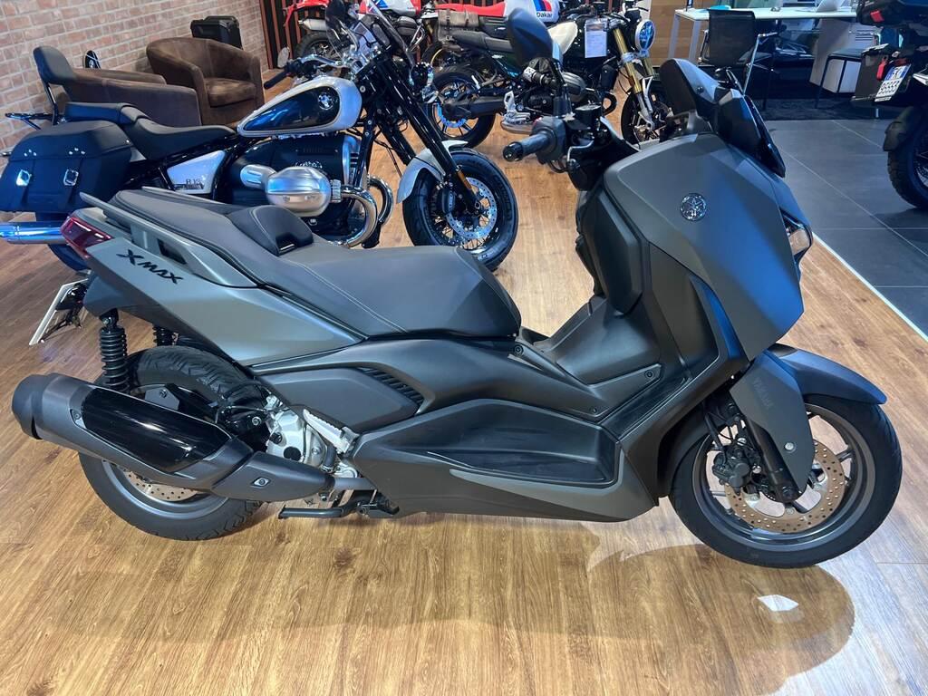 X-MAX 300
