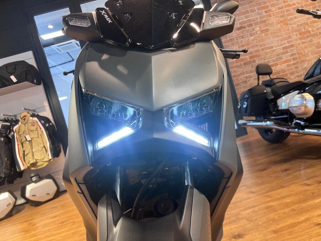 X-MAX 300