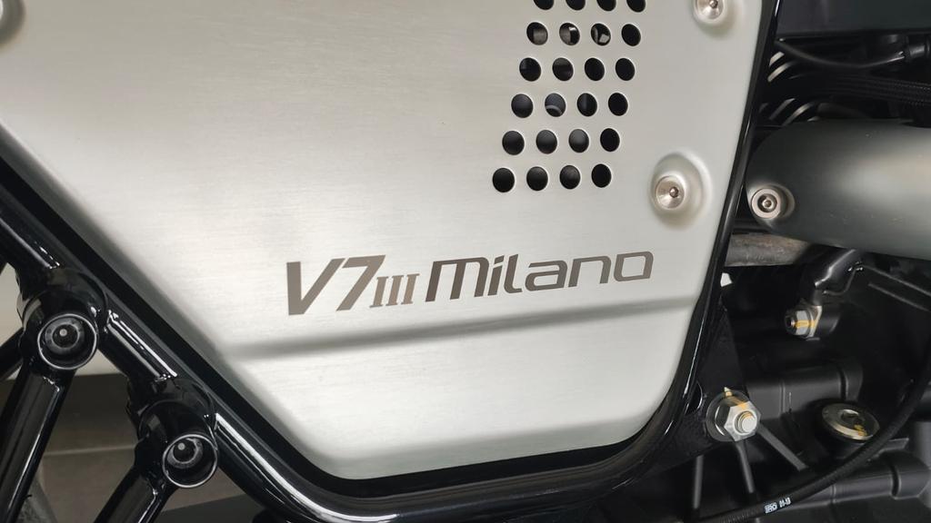 V7 III 750