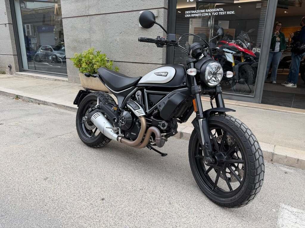 SCRAMBLER 800