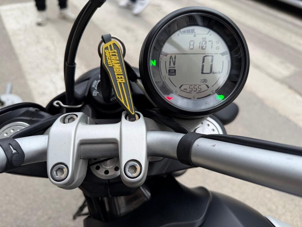 SCRAMBLER 800