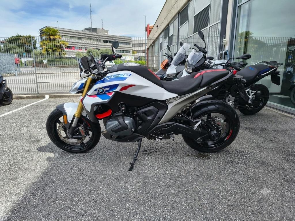 R 1300 R