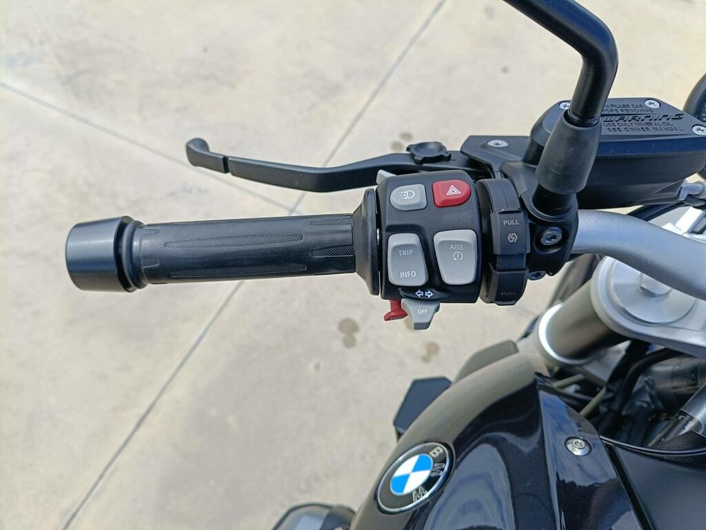 R 1200 R