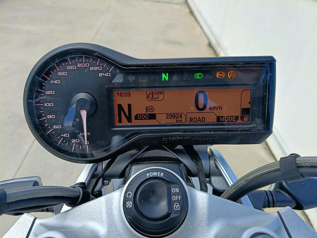 R 1200 R
