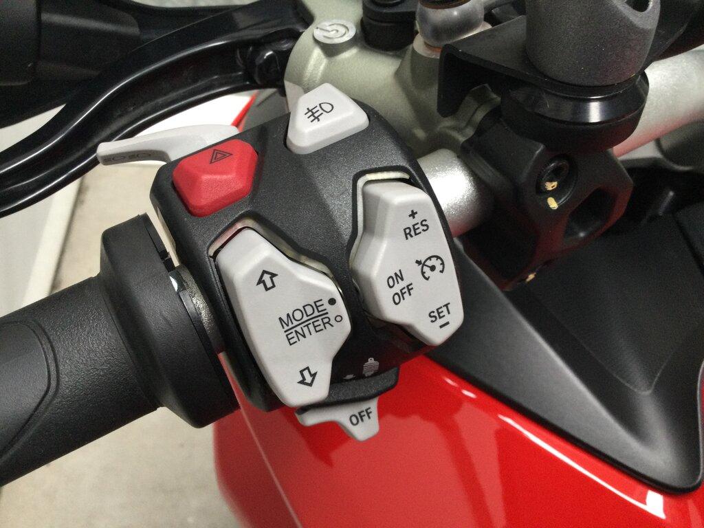 MULTISTRADA V2