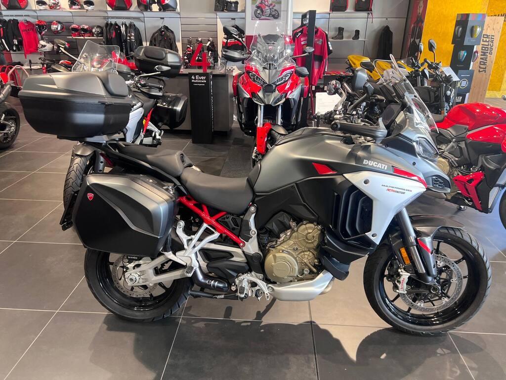 MULTISTRADA V4
