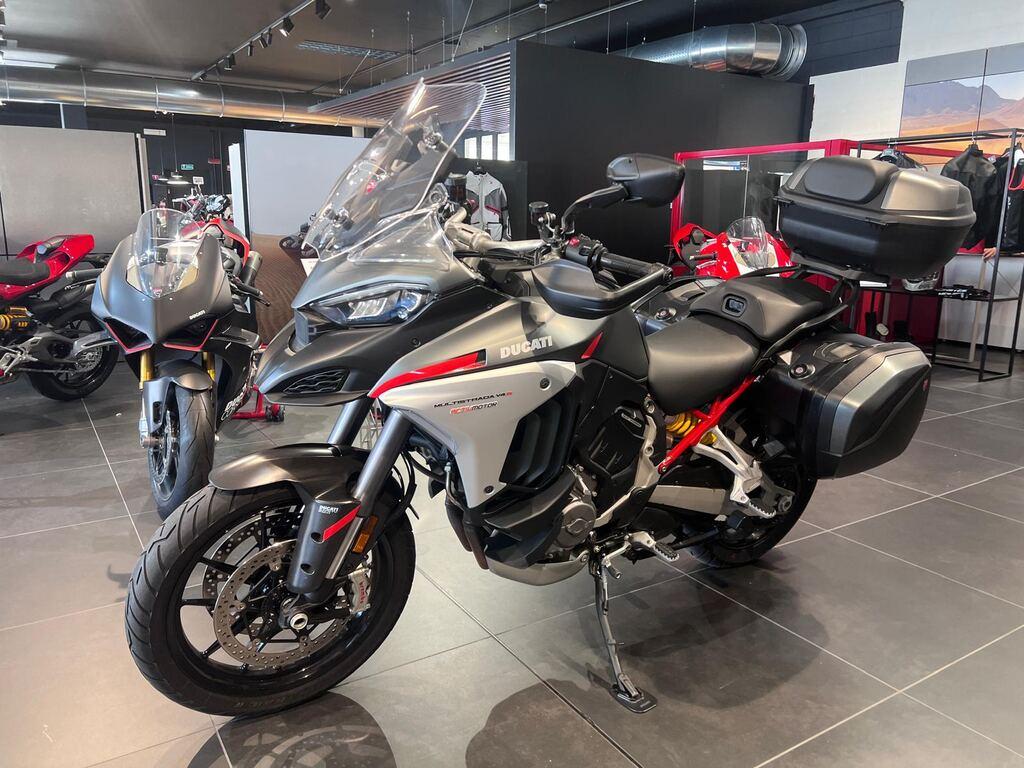 MULTISTRADA V4