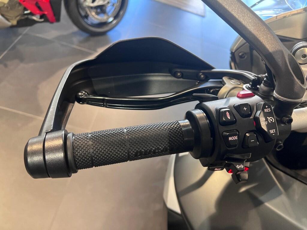 MULTISTRADA V4