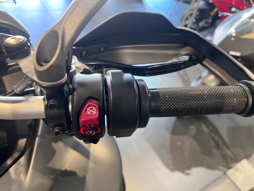 MULTISTRADA V4