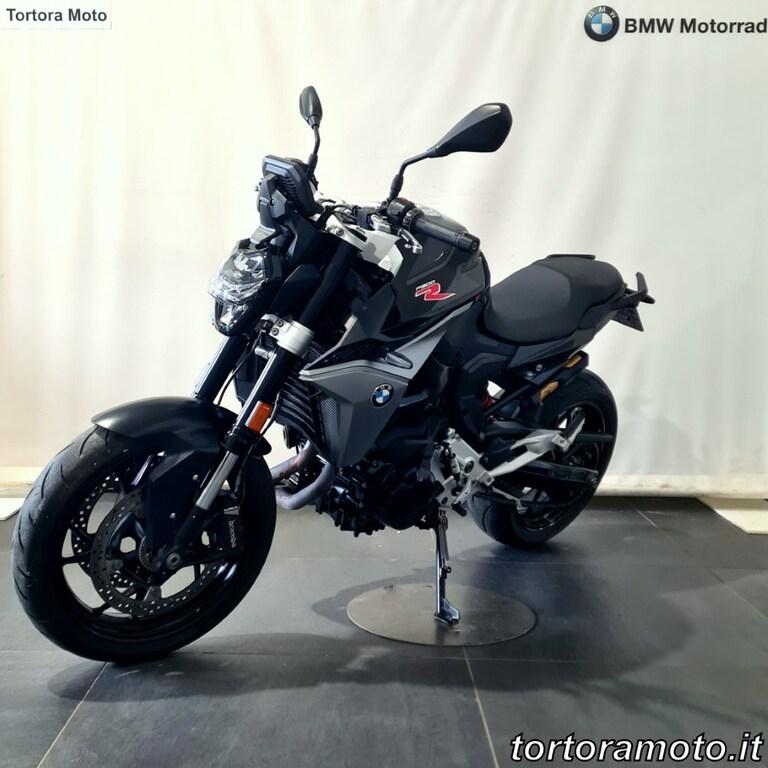 F 900 R