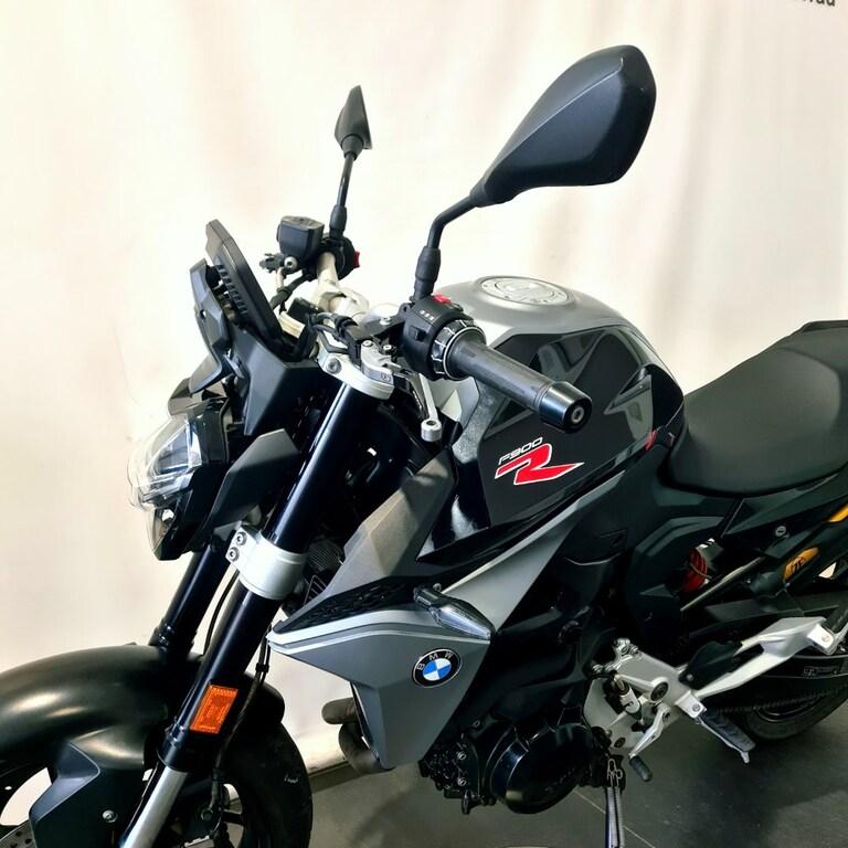 F 900 R