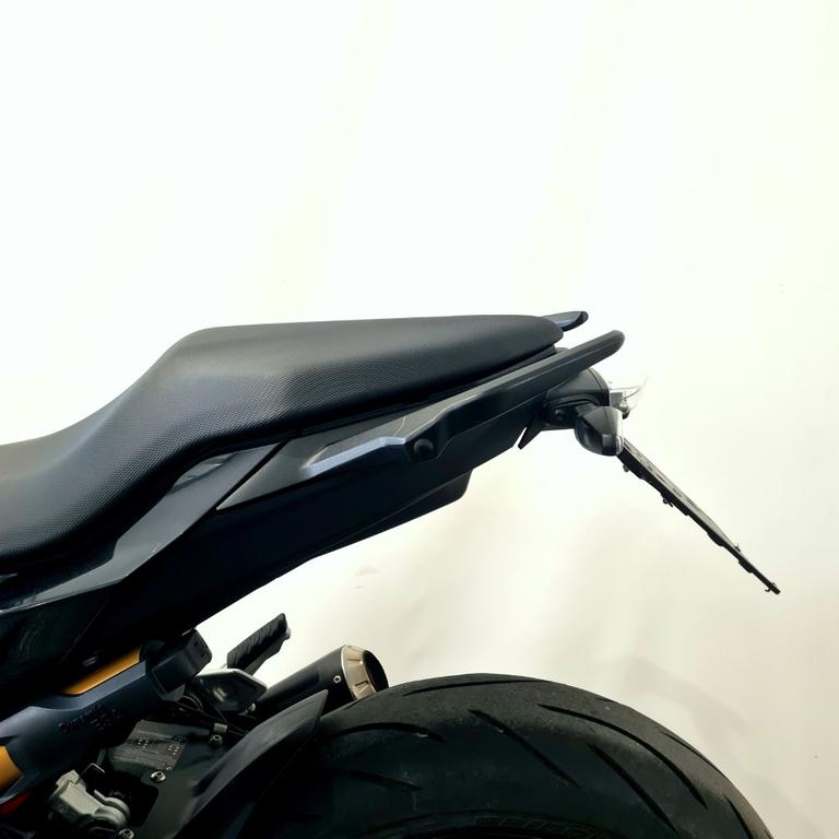 F 900 R