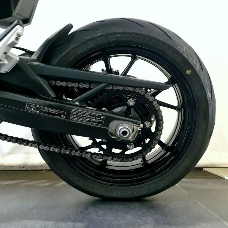 F 900 R