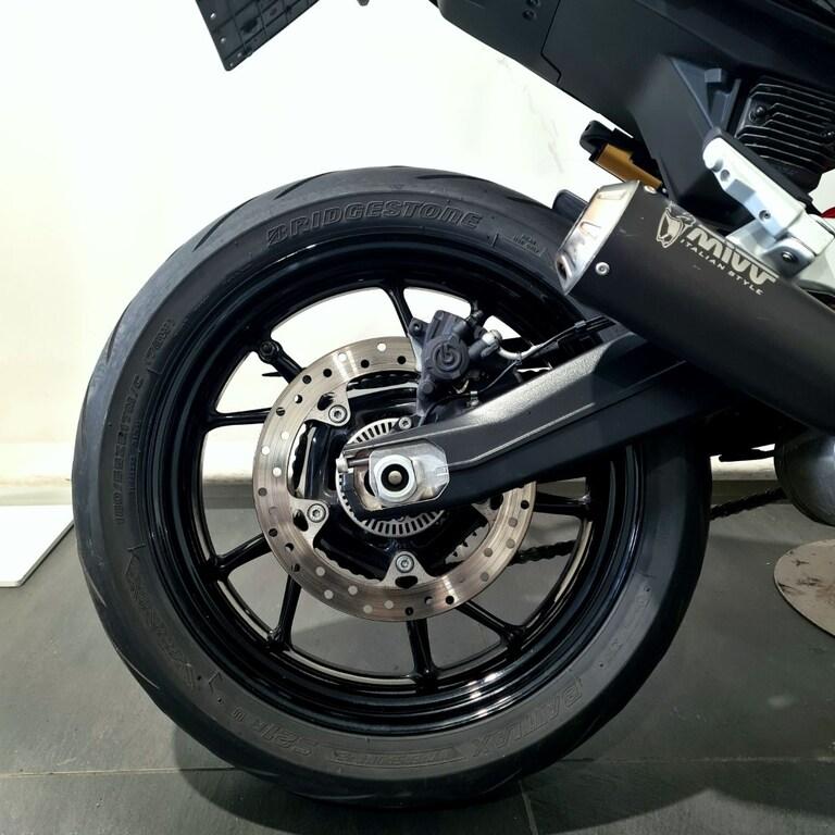 F 900 R