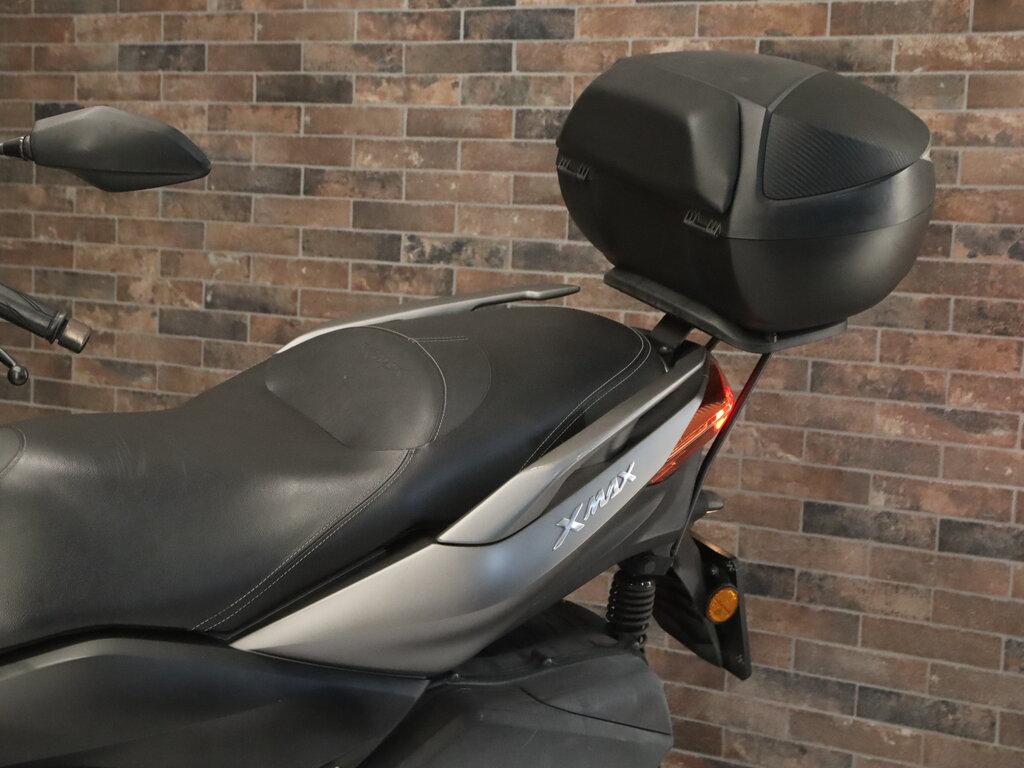 X-MAX 300