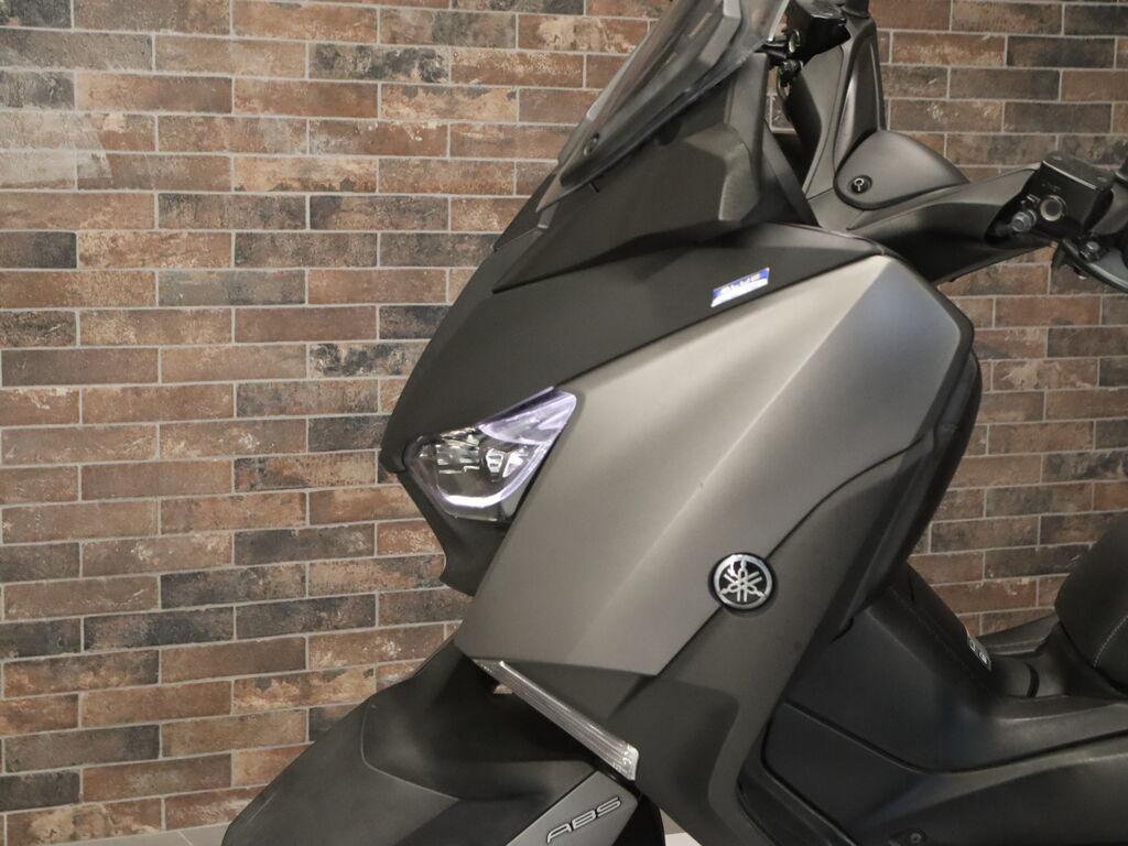 X-MAX 300