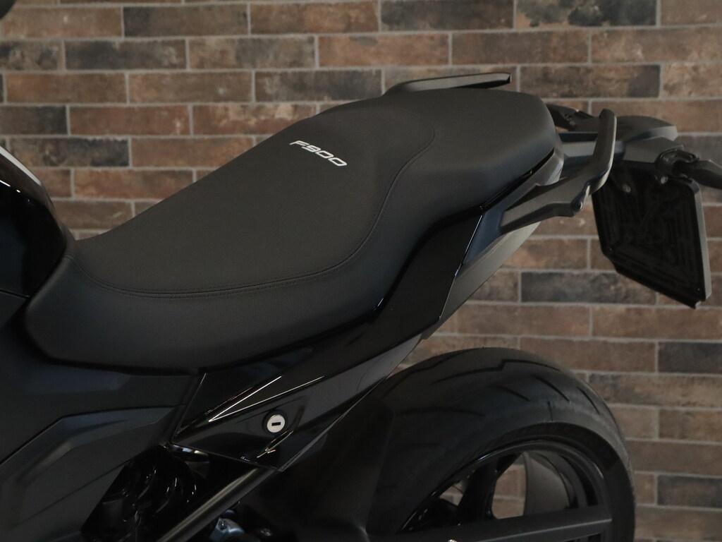 F 900 R