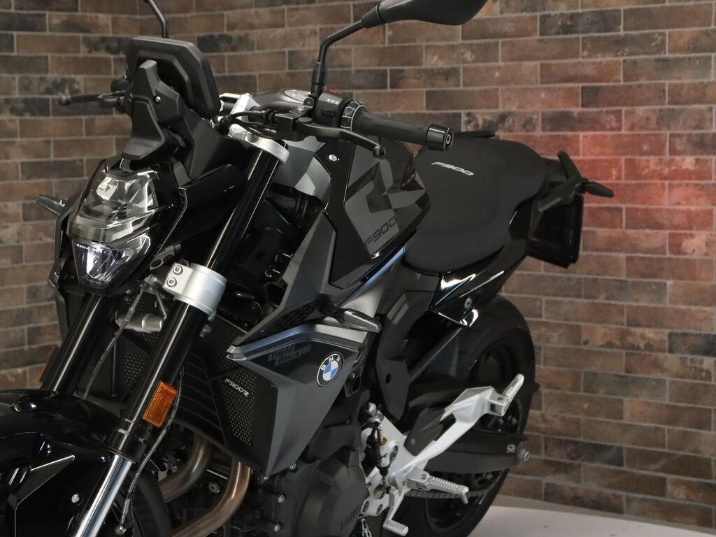 F 900 R