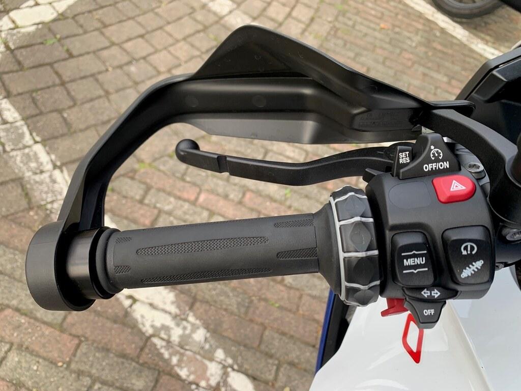F 900 XR