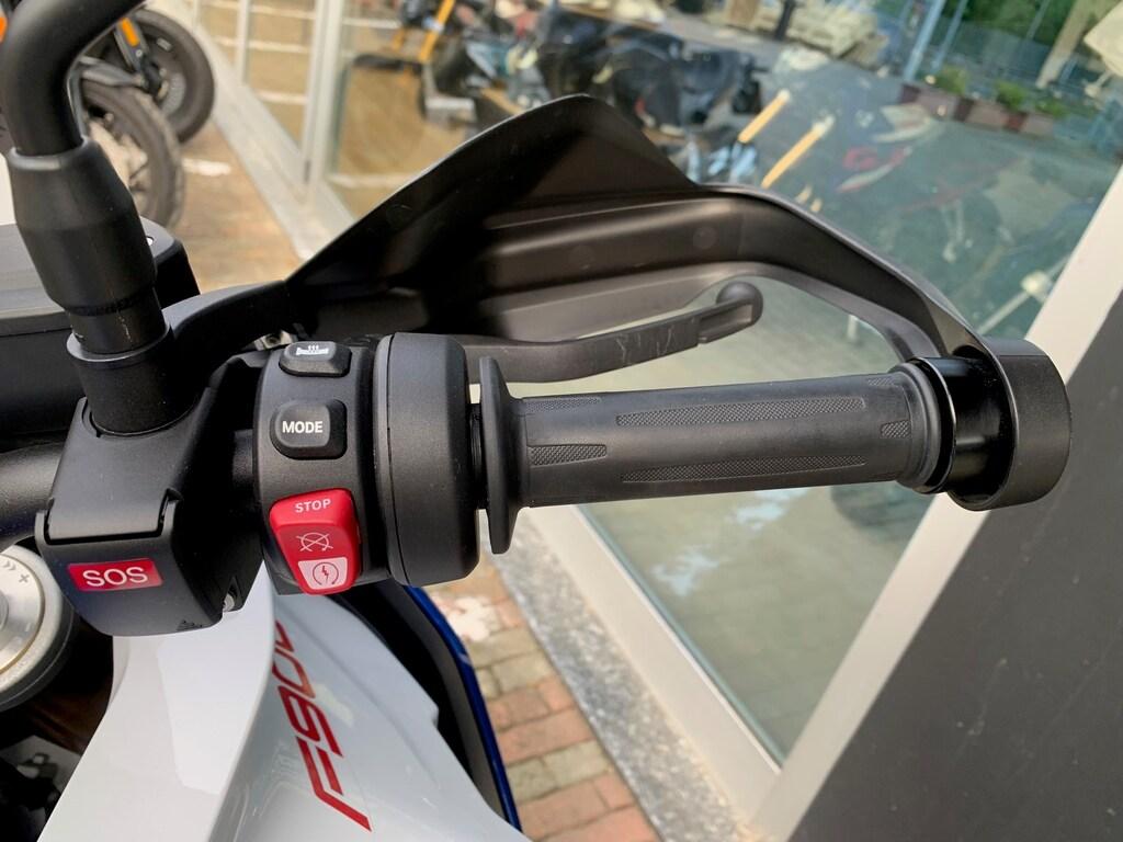 F 900 XR