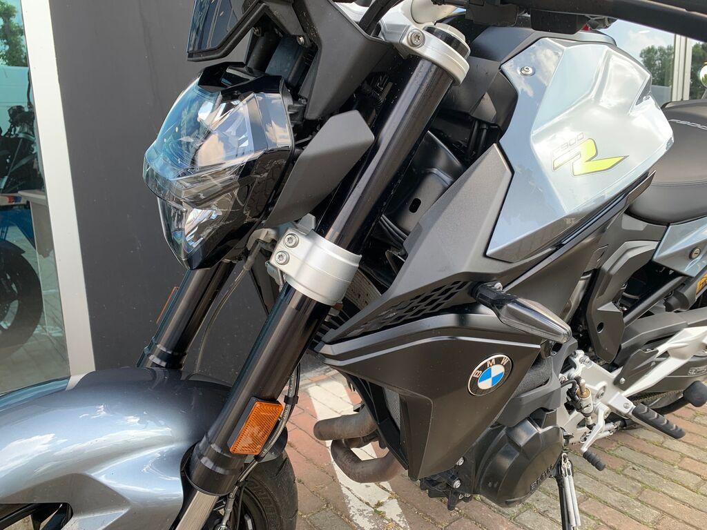F 900 R