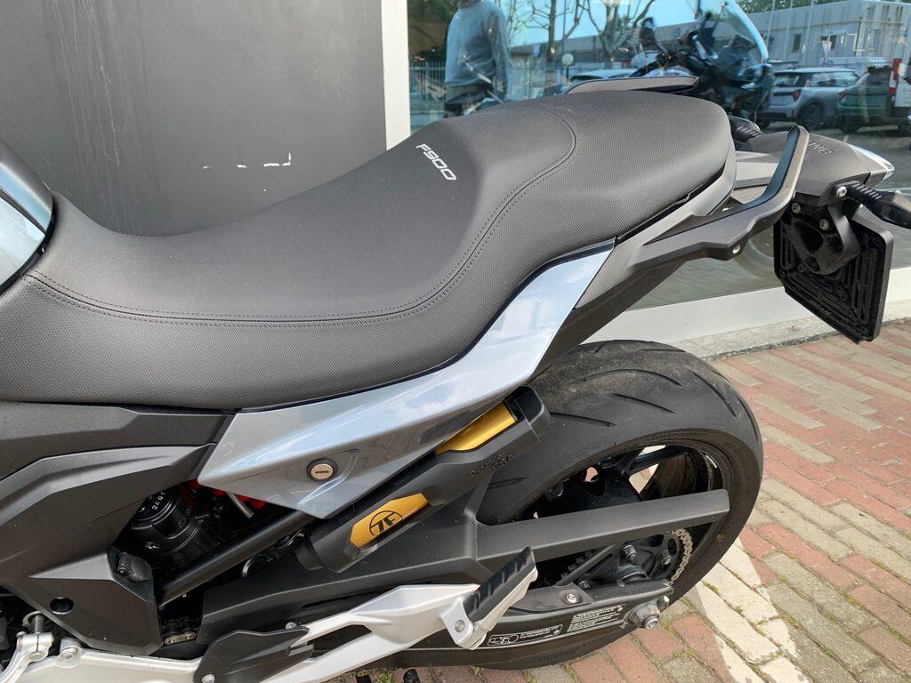 F 900 R