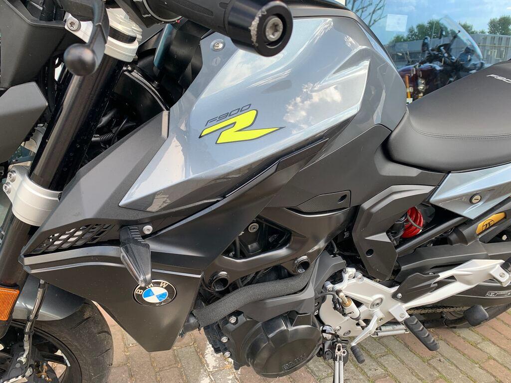 F 900 R