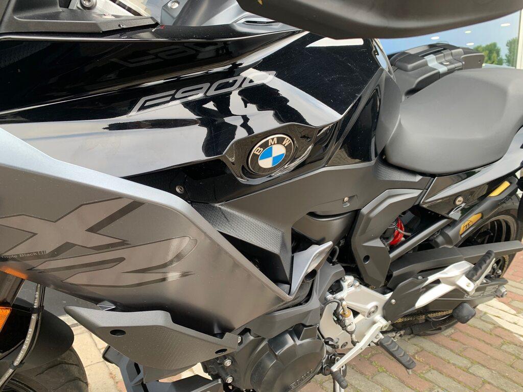 F 900 XR