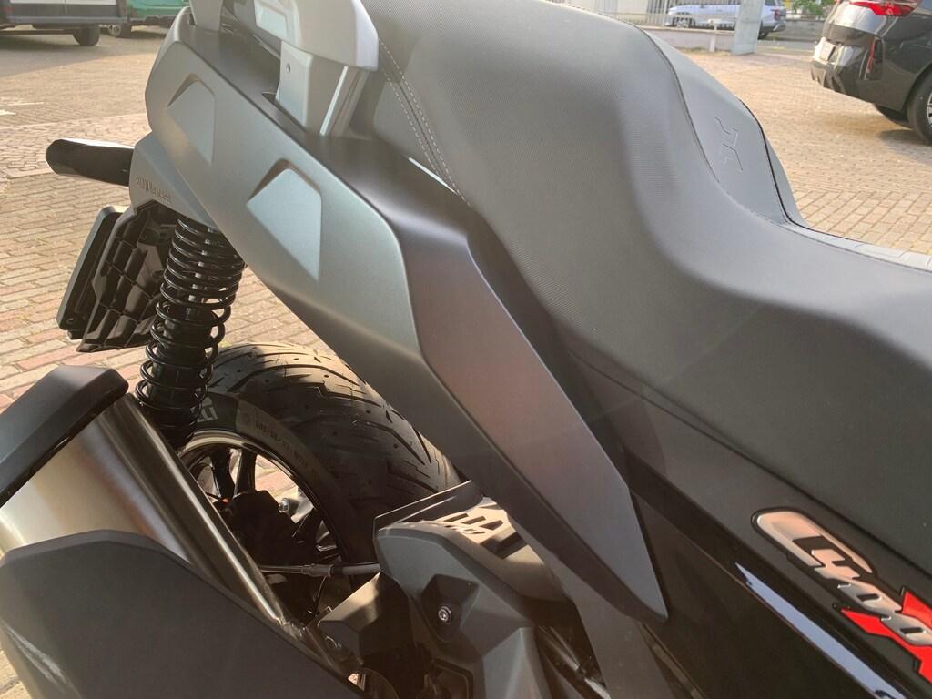 C 400 X