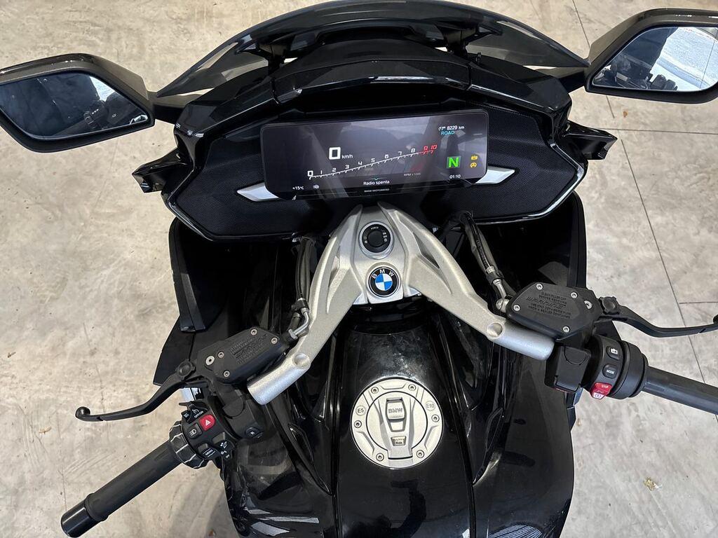 K 1600 B