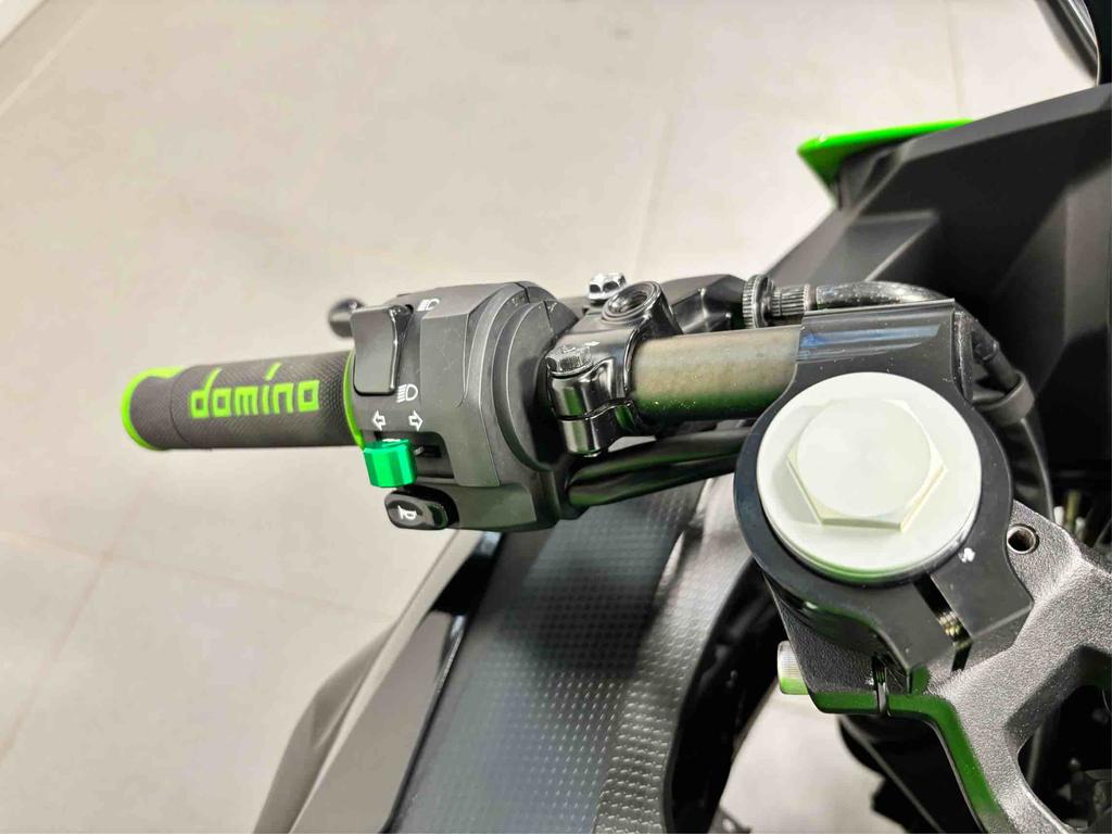 NINJA 400