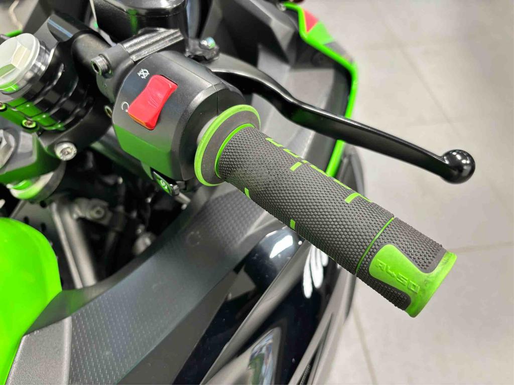 NINJA 400