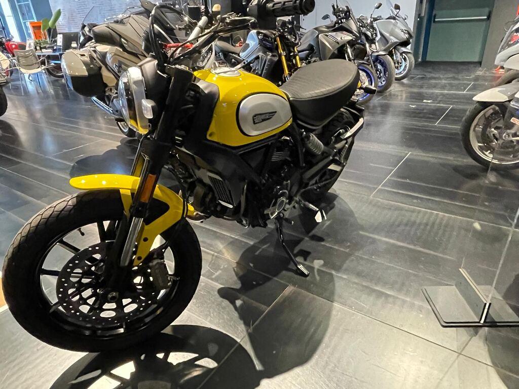 SCRAMBLER 800