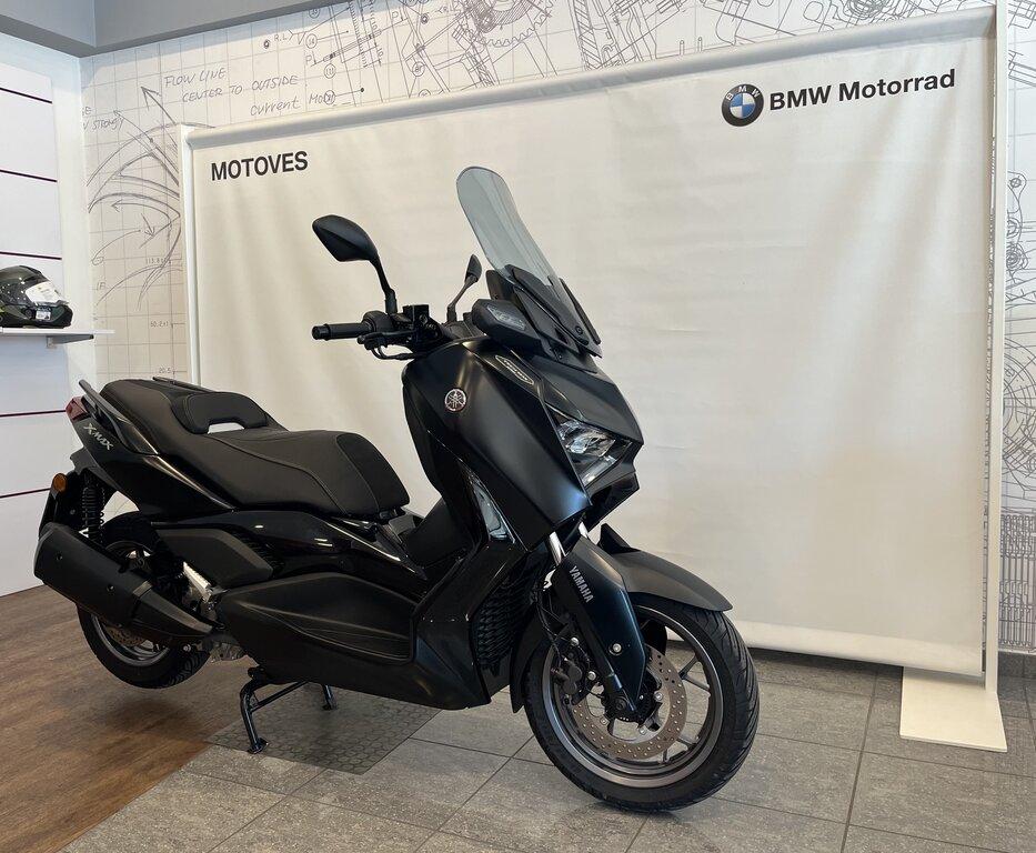 X-MAX 300