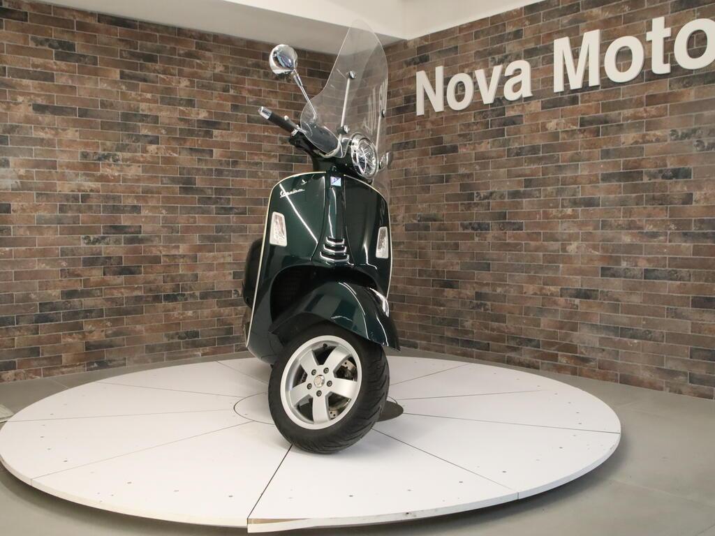 VESPA GTS 300