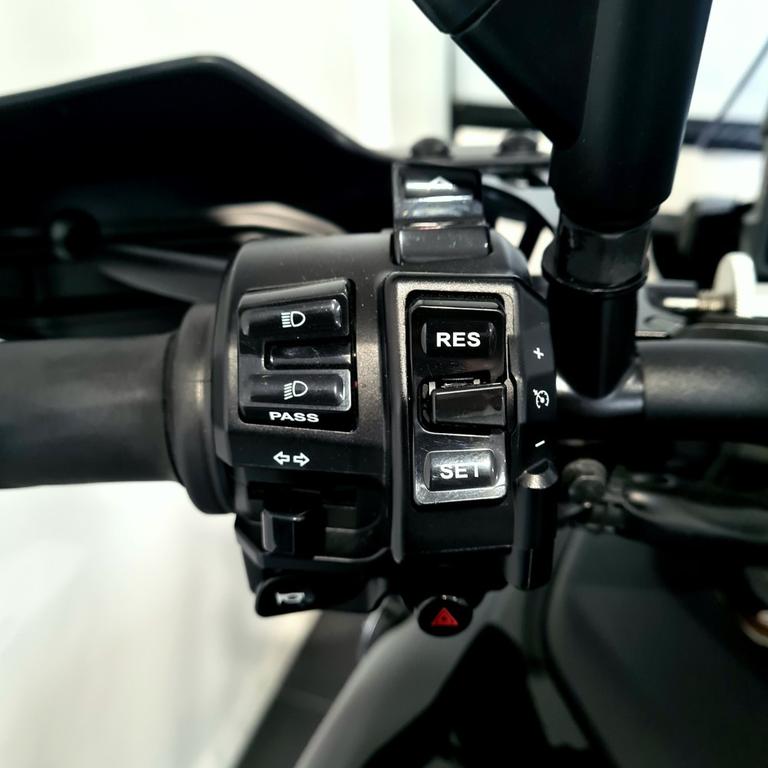 TRACER 900