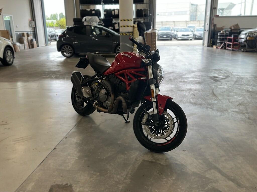 MONSTER 821